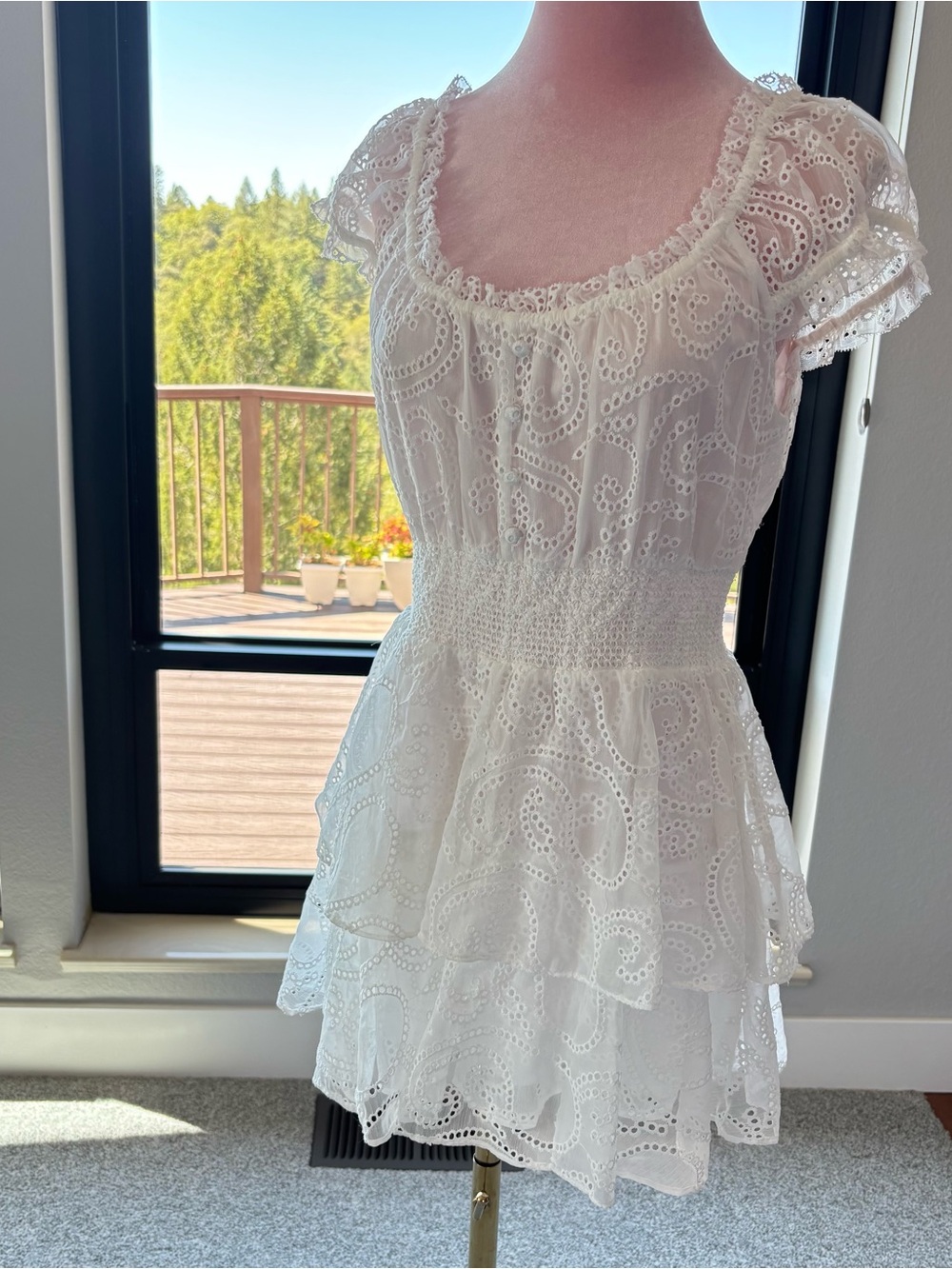 Alice + Olivia Gracie Ruffle Eyelet Romper Off White Size 4 Cottagecore